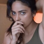 Nandita Swetha Instagram - I Knw u like me😜 . . @irst_photography . #click #pose #shoot #look #trends #photoshoot #indoor #insta #instagram #actress #south #hashtag #trending #eyelense #contactlense #messyhair #wethair #southactress #tamil #teluguactress