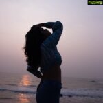 Nandita Swetha Instagram - #sunrise & #Me #sun #pose #poser #actor #beach #click @z.ports