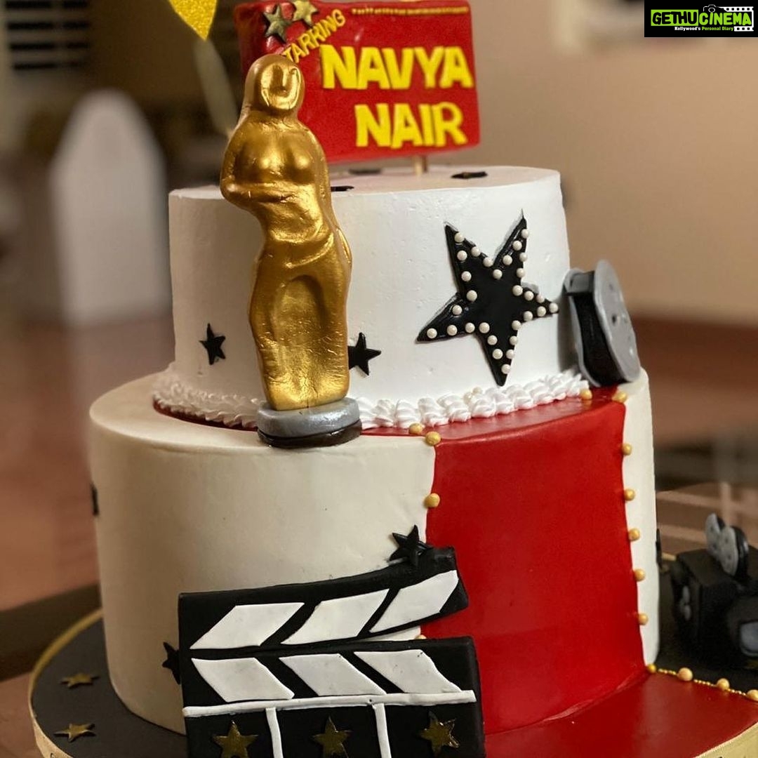 Update more than 102 navya birthday cake images super hot - in.eteachers