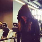 Neetu Chandra Instagram - It's Time to #run away from your #fears n #negativity Shut them all n #sprint ❤🤗😘 #mentalhealth empowers #physical #health 🙏😘 Go for it ❤ Los Angeles, California