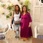 Payal Rohatgi Instagram - Vidya Balan हाल में ही अपनी bodyshaming की कहानी लोगों के साथ share कर रही है। मुझे लगता है कि यह एक victim card खेलने का प्रयास है क्योंकि हाल में उसकी सारी फ़िल्में flop हो चुकी है। Leftist लोगों ने इल्ज़ाम लगाया कि Kangana एक मरे हुए इंसान का फ़ायदा उठा रही है news में आने के लिए, Arnab ने अपने channel की TRP बढ़ाने के लिए एक मरे हुए इंसान का उपयोग करा उन्ही लोगों ने इल्ज़ाम लगाया कि Payal अपने YouTube के सब्सक्राइबर बढ़ाने के लिए सुशांत के क़त्ल की कहानी बेच रही है। आज उन्हीं लोगों को मैं कहना चाहती हूँ कि मुझे लगता है कि Vidya Balan अपने flop career को फिर से उठाने के लिए #bodyshaming की कहानी बेच रही है। ये है मेरी राय क्योंकी जो इंसान इतने सालों से काम करती हुई आ रही है अच्छे निर्देशक और निर्माता के साथ जैसे Pradeep Sarkar हो और फिर उसकी शादी एक production house के मालिक के साथ हो जाती है उसे काम की कमी नहीं है। अगर लोग उसका काम ही नहीं देखना चाहते हैं तो लोगों के साथ सहानुभूति का ऐंगल इस्तेमाल करने के लिए body shaming का card खेलना बंद करो Vidya जी 🤣 #payalrohatgi #RIPPEDJEANS 😜