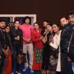 Payal Rohatgi Instagram - हमने देखा कि हाल में ही Vimal पान मसाले का विज्ञापन बना है जिसमें Ajay Devgan जी और Shahrukh Khan जी दोनों काम कर रहे हैं। अब मेरा ये सवाल है अगर marijuana और गांजा सेहत के लिए ख़राब है तो पान masala आपकी सेहत के लिए ख़राब कैसे नहीं है ??? आशा करती हूँ की NCB इसके ऊपर भी कोई guidelines बनाए है क्यूँकि पान masala allowed है इसलिए इसके विज्ञापन बन सकते हैं, गांजा और marijuana वर्जित हुआ है इसलिए उसका सेवन करने वाले लोगों को गुनहगार साबित किया जाता है। ये सारे प्रदार्थ सेहत के लिए हानिकारक होते हैं तो NCB को ख़ुद एक गाइडलाइन बनानी चाहिए कि कौन से पदार्थ ज़्यादा हानिकारक है और कौन से प्रदार्थ ज़्यादा हानिकारक नहीं क्योंकि हानिकारक पदार्थों का सेवन करने वाले लोगों को गिरफ़्तार किया जा रहा है। ये फ़ैसला की pan masala सेहत के लिए सही है और गांजा सेहत के लिए ख़राब यह एक सवाल है मेरा जिसका जवाब चाहती हूँ। दोनों सुपरस्टार्स को कोई भी स्वास्थ्य से जुड़े हुए कार्यक्रम में केन्द्रीय सरकार ना बुलाए क्योंकि ये दोनों बड़े superstar एक पान मसाले के विज्ञापन को promote कर रहे हैं जो युवा पीढ़ी को गुमराह कर सकता है। #FitIndia की विचारधारा से मिलता नहीं है यह विज्ञापन 🙏 #payalrohatgi