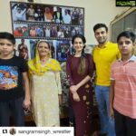 Payal Rohatgi Instagram – #Repost @sangramsingh_wrestler with @get_repost
・・・
Women h to Men h🙏

#happyinternationalwomensday 
#womensday 
#mondaymotivation 
#Sangramsingh