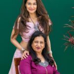 Payal Rohatgi Instagram - विकास शर्मा के ऊपर अब छानबीन करके मुझे ये पता चला है कि ये उनके ऊपर उनकी बीवी ने Pocso act द्वारा case file किया था जहाँ पर उनके ऊपर आरोप लगा था कि वो अपनी बच्ची के साथ शोषण करते हैं। ये सारी इंफोर्मेशन Vikas Sharma की बहन ने उनके Twitter account से post करी February 6th को जबकि January 28 को Vikas का आख़री tweet था। मुझे सिर्फ़ इतना समझना है परिवार से अगर उनको पता था कि Vikas की बीवी उनके ऊपर नक़ली case दर्ज कर रही है तो परिवार ने Vikas को कहकर बीवी के ख़िलाफ़ case क्यों नहीं दर्ज किए ??? क्योंकि यहाँ पर सबको हक़ है अपना जीवन जीने का और अपनी सच्चाई रखने का और परिवार को इस समय जो दुख हो रहा है उसे मैं समझते हुए ये कहना चाहती हूँ सभी लोगों को जिनके घरों में पुरुषों को इस तरह से निशाना बनाया जाता है उन्हें उन पुरुषों को कहना चाहिए कि वो भी सामने आ कर अपने हक़ की लड़ाई लड़े क्यूँकि सबकी ज़िंदगी में कठिनाइयां आती है। परंतु हमें उन कठिनाइयों से लड़ना पड़ता है। Vikas का जो video उनकी बहन ने उसके Twitter पर upload किया उसमें Vikas कह रहे है कि उनके पास खाना नहीं है। अब ये video कहा shoot हुआ ? किस वक़्त shoot हुआ ? Coronavirus लॉकडाउन ke दौरान shoot किया गया ?? ये तो उनकी बहन ही बता सकती है या वो इंसान कौन था जिसको ये video shoot करके भेजा गया क्योंकि किसी न किसी को तो ये video भेजा गया जो उनकी बहन को अब मिला जब शायद उनके पास Vikas को phone हाथ आया होगा। जिस व्यक्ति को ये video भेजा गया उस व्यक्ति का ज़िम्मेदारी था कि वो ये video देखकर Vikas के लिए मदद का इंतज़ाम करे। आज उनकी बहन चाहती है कि Vikas को न्याय मिले और मैं भी चाहती हूँ कि Vikas जैसे अनगिनत पुरुषों को न्याय मिले जो समाज के दबाव में depression में चले जाते हैं और अपने हक़ की लड़ाई नहीं लड़ पाता है। हर एक को भारत में जीने का हक़ है और यह कोई भी महिला उसके महिला होने की वजह से एक पुरुष से नहीं छीन सकती है 🙏 #PayalRohatgi