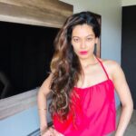 Payal Rohatgi Instagram - सभी लोगों को Christmas की बधाइयाँ देते हुए मैं इतना कहना चाहती हूँ कि आज के दिन भगवान श्रीकृष्णा जी के मुख से Geetha जी प्रकट हुई थी जिसे हम आज कि तारीख़ में #भागवतगीता में पढ़ सकते हैं।Bhagwath Geetha की shiksha से jeevan जीना सरल हो जाता है और सभी सनातनी लोगों को #गीताजयंती की शुभकामनाएं 😉 भारत के अंदर ज़्यादा लोगों की सोच विदेश से प्रेरित होती है इसलिए वो आज अपने घरों में Christmas का पेड़ ज़रूर लाएंगे मगर उनसे सिर्फ़ इतना कहना है कि Christmas के पेड़ को घर में लाइए मगर साथ में Tulsi के पेड़ को भी घर पर लाइए और दोनों के फ़ायदे ज़रूर Google पर search करे क्योंकि सनातन घरों में Tulsi के पेड़ को पूजा जाता है और इस पेड़ को पूजने के पीछे वैज्ञानिक कारण है। #तुलसीपूजनदिवस की शुरुआत #AsaramBaapu जी ने की जो, jail में है आज की तारीख़ में, बलात्कार ke इल्ज़ाम पर परंतु Bishop Franco जिनके ऊपर भी बलात्कार का आरोप था उन्हें bail मिल गई मगर Asaram baapu को अभी तक नहीं तो मैं सिर्फ़ इतना कहना चाहती हूँ कि Asaram baapu को अपने jeevan में न्याय ज़रूर मिले क्योंकि सत्य परेशान हो सकता है पराजित नहीं । भारतीय लोगों से इतना कहना है कि Christmas का त्योहार मनाइए क्योंकि हम चाहते हैं कि सभी को अपनी सोच के अनुसार कार्य करना चाहिए मगर साथ में ये ज़रूर कहेंगे कि Geeta Jayanti और Tulsi Poojan दिवस भी मनाई🙏 साथ में पता चला है कि यह Maharashtra में #nightcurfew लग गया है तो ये सुनकर bollywood wale ज़्यादा निराश नहीं हुए होंगे क्योंकि उनके लोकप्रिय chief minister #UddhavThackeray जी का यह फ़ैसला है क्योंकि coronavirus का एक नया strain UK में पाया गया है जिसकी वजह से UK से सारे flights रद्द कर दिए गए हैं और मुंबई में यानी Maharashtra में रात का curfew लगा दिया गया है। बस इतना ही कहना है सभी secular से के उद्धव जी BJP से नहीं है इसलिए शायद उनकी बात मानने में आपको दिक़्क़त नहीं होगी 😂 #Repost @angel_croshet with @get_repost ・・・ @payalrohatgi Dealing with Strong Opinions in a Blouson Tankini by @angel_croshet 🏖🌴👙 Product Code -AC944 👉Sizes-S/M 👉🏼Colours-Red/Light Blue/Dark Blue/White/Black To order and for queries Whatsapp Us on +91-7060060998 or DM #payalrohatgi #tankini #bikini #bandeau #luxuryswimwear #tangoals #bikinibabe #sexybikini #angelcroshet#payalrohatgi