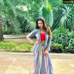 Payal Rohatgi Instagram - बहुत सारे लोग जो मुझे मंदबुद्धि बच्चे लग रहे हैं उन्होंने मुझे मोदी की चमची कहकर बुलाना शुरू कर दिया मेरा attention उनकी तरफ़ आए इसके लिए। इन donkeys को इतना कहना है कि मैंने अपने प्रधानमंत्री जी को अपना वोट दिया है तो इस आधार पर दिया है कि मैं उन पर विश्वास करती हूँ मगर उसका मतलब ये नहीं कि मैं उनकी Party के सारे नेताओं पर विश्वास करती हूँ क्योंकि आज की तारीख़ में Modi जी का Twitter account Gul Panag को follow करता है जोबkisaan आंदोलन का हिस्सा बनकर किसानों को गुमराह कर रही है अपने निजी फ़ायदे ke लिए और अपने भाषणों में ये कहती है कि Payal Modi की चमची है jo हास्यजनक है 😂 जब Payal का Twitter account भी था तब भी Modi जी का Twitter account Payal के Twitter account को follow नहीं करता था। जब Payal का Twitter account suspend हुआ तब Payal को लगाके Salman Khan के PR के वजह से उसका Twitter account suspend किया गया मगर बाद में Twitter ने ख़ुद ही एक बहस में public domain में ये बात रखी कि वो एक account तभी उड़ा सकता है यानी suspend कर सकता है जब उस देश की Sarkar उसे एक notice दे 🤨 तो उसका मतलब कि मेरे Twitter account को suspend करने ke पीछे एक सरकारी अफ़सर का हाथ है और ये सरकारी अफ़सर ने सरकारी काग़ज़ Twitter को भेजा जिसकी वजह से मेरा account suspend किया गया होगा। Modi जी का समर्थक होना यानी BJP का Andhbhakt होना नहीं है। जिस प्रकार से अब मेरे Instagram और YouTube पर attack हो रहा है मेरे दोनों account जो verified है और इन verified accounts को अगर suspend किया गया तो इसके पीछे कोई सरकारी अफ़सर का हाथ होगा।किसानों ke bill को support मैं कर रही हूँ ये bill पढ़ने ke बाद और मुझे गर्व है कि Modi जी ne ये ऐतिहासिक bill पास कराया लोकतंत्र तरीक़े से। Modi जी की समर्थक होना Modi जी की चमची होना नहीं है 🙏 #payalrohatgi