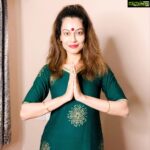 Payal Rohatgi Instagram - आज बात करते हैं अभिव्यक्ति की आज़ादी की जो बिचारि swara की लगती है उसके पास नहीं है 😜 जो लोग दिल्ली जलाते हैं, जो लोग ABVP और Bajrang Dal के लोगों के ख़िलाफ़ बड़ा समूह इखटा करवाने की चीख देते हैं वो लोग Bangalore के जलने पर भी ख़ामोश हैं क्यूँकि यह उनके agenda के बाहर है।स्वरा जैसी भारतीय उस पत्रकार की Interview देगी जिसने सुशांत के ऊपर मानसिक हमला किया था blind articles लिखके। Rajeev Masand नाम है उसका।ऐसे लोग देश जलाते हैं CAA के नाम पर मगर उन्हें कोई गिरफ़्तार नहीं करता भारत में।मगर यह लोग फिर भी VICTIM card खेलते हैं कि उनके पास अभिव्यक्ति की आज़ादी नहीं क्यूँकि कोई brand वाला उनसे endorsement छिन लेता हैं उनके CAA के नाम पर आतंक देखकर 🤔 कैसे देशद्रोह और मतलबि लोग हैं यह ??? दूसरी ओर दिल्ली दंगो के ऊपर किताब लिखी जाती है तो उसे publish होने से liberal रोकते हैं क्यूँकि उन्हें सच नहीं सुनना। यह कहाँ की Freedom of Speech का उदाहरण है ??? AAP के नेता #TahirHussain की बेगुनाह साबित करणे वाली किताब publish हो जाती है परन्तु दिल्ली दंगो के ऊपर कोई ओर अपनी सच्चाई से तो उसकी किताब ही publish नहीं करने दो 😛 वरना liberals रोने लगेंगे 🙏 Bangalore में दिंगे हुए क्यूँकि किसिने मुस्लिम के भगवान के बारे में social media पर कुछ ग़लत बोला। परंतु अब Aamir Khan कि बीवी की डर नहीं लगता। सुशांत की मौत के सिलसिले में परिवार के वकील ने कहा की कोई भी परिवार से Sandip Singh की नहीं जानता है।और क्यूँ उसने सुशांत की body की handle किया hospital और crematorium में ?? साथ में सुशांत के trainer का कहना है कि सुशांत का murder हुआ है। हम यह जानना चाहते हैं कि क्या कोई terrace से सुशांत के कमरे में entry ले सकता था ???? CBI जवाब दे सकती है इसका🙏 #payalrohatgi