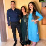 Payal Rohatgi Instagram - आज माताजी का जन्मदिन है। बड़ा अच्छा दिन है और आज CBI का फ़ैसला आया सुशांत के परिवार के हक़ में। भगवान के यहाँ देर हैं अंधेर नहीं 🙏 #payalrohatgi #जैश्रीराम 🙏 @monishapande @glasshopperindia #cbiforsushant