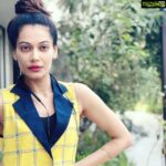 Payal Rohatgi Instagram - बॉलीवुड का पाकिस्तान के ISI से link है शायद क्यूँकि बहुत सारे photo's और न्यूज़ है की दो शक्श #TonyAshai और #AnilMusarrat जो भारत के ख़िलाफ़ सोच रखते है इन लोगों के संबंध है बॉलीवुड के superstars के साथ। #AnilMusarrat एक पाकिस्तानी businessman है जो शायद #ImranKhan की political party को fund करता है और ख़ास दोस्त है Karan Johar, Ranveer Singh, Anil Kapoor, Akshay Kumar सबका। उनकी फ़ोटो और videos देखे मैंने।इसने Deepika Padukone को JNU भिजवाया CAA protest दौरान Ranveer Singh से कहेलवाके ऐसे EX- Raw officer NK Sood का कहना है। #RanveerSingh पाकिस्तान से हैं और उनका नाम #RanveerBhawani है। #TonyAshai एक American Kashmiri है जो आज कि तारीख़ में कश्मीर के ऊपर बकवास लिख रहा है। इसके सम्बंध हैं SRK के साथ शायद क्यूँकि बहुत pictures viral करी है news channels ने। परंतु अगर पहले SRK को नहीं पता था तो अब पता चल गया होगा Tony की मानसिकता जो भारत विरोधी है। सुशांत को कौन धमकी दे रहा था ? क्या इन में से कोई लोग थे ???? यही जानने के लिए CBI अव्यशक है 🙏 #payalrohatgi