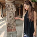 Payal Rohatgi Instagram - Guess where Am I ??? In a Mandir 🤔 तस्वीर #क़ुतुबमीनार के अंदर से 🧐 हे राम यहाँ पर कभी कोई मंदिर शायद था 🙏 #PayalRohatgi #SanatanDharm @studybyjanak