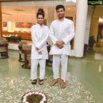 Payal Rohatgi Instagram - JNU में दंगा कौन करा रहा है ? यह सवाल सबके दिमाग़ में चल रहा है परंतु बॉलीवुड के hinduphobic लोग ABVP पर आरोप लगा रहे हैं जबकि videos है Social Media में कि JNUSU कि president ही नक़ाबपॉश लोगों को campus में घुसाकर उनसे हमला करवा कर अब यह ड्रामा कर रही है। Swara और Anurag जैसे वामपंथी लोगों तो ABVP को हिंदुत्व आतंकवादी कहकर पुकार रहे हैं जबकि हम सब ABVP के videos AIIMS में इलाज करवाते देख रहे हैं। AIIMS की बात करे तो इन Leftists को मिलने Priyanka Gandhi पहुँच गयी जिसके पास Kota जाने का वक्त नहीं है। AIIMS में भी जाकर वो सिर्फ़ Leftist लोगों को मिलना चाहती थी ना कि ABVP के छात्रों को 😡 आगे बात करते हैं की कोंग्रेस का हाथ इस पूरे JNU के दंगो में दिख रहा है क्यूँकि ABVP के छात्र registration करवा रहे थे new session का जब उनके ऊपर हमला किया Jamia के गुंडो ने।मगर कांग्रिस आँख बंध करकर सिर्फ़ RSS जो निशाना बना रही है। Sonam Kapoor और Twinkle Khanna जैसे दोगले लोग अपनी गंदी मानसिकता दिखा रहे हैं 🙏 #payalrohatgi