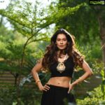 Payal Rohatgi Instagram - We talk about the hypocrisy of certain celebrities like #HasanMinaj who sell a false narrative of #PeopleofKashmir to create separatist thought process. They don’t know anything about Article 370 but go on to give their advice on it for fake propaganda and panic. #SajidKhan , Mayor of London knew of protests from Pakistani nationals that happened in front of Indian High Commission but didn’t do anything to prevent it as somewhere he believed in promoting the hate & separatist mentality of these Pakistani who had eyes on Kashmir. #payalrohatgi