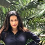 Payal Rohatgi Instagram - Kashmiri Kashmiri Kashmiri 👋 Kashmir Muslims are NOT 1st class citizen of India. Jammu Hindus & Ladakh Buddhists are NOT 2nd class citizen of India 🙏 All are EQUAL in the eyes of #Secular India 😉 Pls don’t #Divide Indians on basis of religion 🙏 #PayalRohatgi