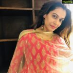 Payal Rohatgi Instagram - #गोडसे के समर्थन मात्र से तुम हिन्दू डर रहे हो वो अपने बच्चों का नाम भी गर्व से #तैमूर(लुटेरे) के रख रहे हैं #ExitPoll2019 #Godse #दुर्भाग्य #MondayMotivation #JeetegaToModiHi #PayalRohatgi