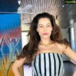 Payal Rohatgi Instagram - लोगों खो रहा हु में, समजदार हो रहा हु में 🙏 जो पथर चोट लगकर टूट जाता है वो कंकर बन जाता है और जो पथर वो चोट को सह जाता है वो शंकर बन जाता है 🙏 #payalrohatgi #paayalrohatgi