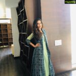Payal Rohatgi Instagram - गुरु नानक साहेब, ने कहा जब बाबर आया था की यह पापों की बारात लेके आ रहा है, हिंदुस्तान बचके रहो। अपनी संस्कृति को बचा लो 🙏 कितने हिंदूओ ने और कितने सीखो ने जान दे है राम मंदिर के लिये। २० लाख मंदिर है भारत में एक नहीं बन तो क्या हो जाए गा 🤨? परंतु हम किसी मंदिर की बात नहीं कर रहे हम बात कर रहे है भगवान राम के जनमस्तन की। जनमस्तन तो एक ही होता है 🙏। Mecca Madina तो एक ही होता है ना। #payalrohatgi