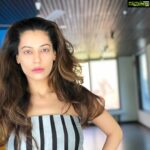 Payal Rohatgi Instagram - लोगों खो रहा हु में, समजदार हो रहा हु में 🙏 जो पथर चोट लगकर टूट जाता है वो कंकर बन जाता है और जो पथर वो चोट को सह जाता है वो शंकर बन जाता है 🙏 #payalrohatgi #paayalrohatgi