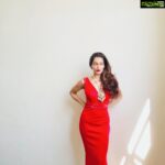 Payal Rohatgi Instagram - क्या अंतर है #Religious matter मैं और #Humanrights matter मैं ? #Feminists ने कभी भी section 497 पे ( जो कुछ महीने पहले तक एक जुर्म था) सवाल नहीं उठाए जहाँ एक #IndianWife का master था एक #IndianHusband।Supreme court ने section 497 को decriminalise करते हुए कहा था कि Husband is Not the Master of His Wife तो फिर भाई और बहनो #IndianMuslim husband कैसे अभी तक Master बनके अपनी wife को ३ शब्द कहकर तलाक़ देते हुए आ रहा था 🤪। #TripleTalaqBill का पास होना अब section 497 के रद होने के बाद और भी ज़्यादा आसान हो जाना चाहिए। मगर आसचार्य जनक बात यह है की अभी तक १५० साल पुराना section497 law valid tha और अभी रद हुआ है, और #TripleTalaqBill को pass करने की कोशिश की जा रही है 🙏 भारत के Feminists और HumanRights वाले उनके मालिक कांग्रिस की तरह दोगले है 🙏#jaishreeram