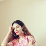 Payal Rohatgi Instagram - U only need to find yourself, everything else can be googled.... #payalrohatgi #paayalrohatgi #jaishreeram