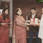 Payal Rohatgi Instagram - There is nothing more powerful than a humble person with a warrior spirit who is driven by a bigger purpose.... #paayalrohatgi #ManekaGandhi #CenterMinister #Chiefguest #SangramSinghFoundation #Sangramsingh #wrestlingawards #forgottenheroes #doyourbit #instagram #instagood #honour #KDJadhavMemorialInternationalKhustiChampionships Mumbai, Maharashtra
