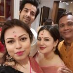 Pooja Bose Instagram - From last night lokkhi pooja, thank you for having us bappa da @bappa.b.lahiri and being such good host @taneeshalahiri and had a great time with my bestie @iswagatanag and kutti jiju