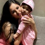 Pooja Bose Instagram - Throwback to our 1st solo trip to kolkata @krishiv.verma09 #momlife #baby