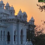 Poonam Kaur Instagram - Wondering what happend in the history of regular royal sunsets !
