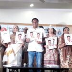 Prakash Raj Instagram - #MyVoteforPrakashRaj Prakash Raj today at the manifesto “A people “s manifesto “ to the people for the people and by the people . Bring in a secular leader #bangalorecentral #independentcandidate #WhistleGeVoteHaaki #serialno14 #rebootbangalore