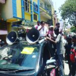 Prakash Raj Instagram - Prakashraj campaigning at CV Raman Nagar today. Pink is the colour of the season . #alternatepolitics on the way . #whistlegevotehaaki #serialno14 #bangslorecentral #independentcandidate Chamrajpet