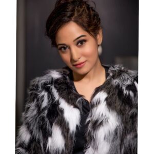 Preetika Rao Instagram - ❤

Shoot:  Cover Shoot : Magazine: Fitvilla Telly @fitvillatelly

.........................................................

Designer Label : Gucci  @gucci

Photography : Sagar Mindhe @artographybysagar

Make up: Glamblush Hair and Makeup Academy :  @glamblush_makeup

.....
.....

....
....
....

#winterfashion #gucci
#guccijacket #guccicoat #lousvuitton #clutch #lvclutch #highfashion #fashionblogger #winterlooks #coat #highfashion #highfashionmakeup #luxuryfashion