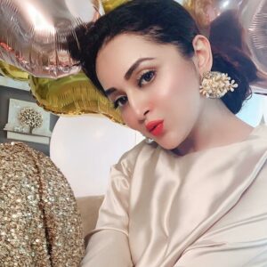 Ragini Nandwani Instagram - Baby ka hai birthday bash!

#ragininandwani #birthday #birthdaygirl #virgo #friyay #celebration #party #happy #beautiful #pretty #prettygirls #cute #indianactress #tvactress #movies #bollywood #selfie #smile #hollywood #fashion