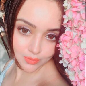 Ragini Nandwani Instagram - 🌸🌸
#ragininandwani #flowers #smile #rose #beautiful #beauty #happy #happiness #pretty #cute #indianactress #instabeauty #monsoon #tuesday #tvactress #tv #movies #fashion #eye #love