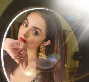 Ragini Nandwani Instagram - Good morning....#morning #sunlight #sky #mollywood #indianactress #dubai #shootlife #festiveseason #influencer #happyday #goodvibes #glamour #lips #redlipstick #ring #mumbai #makeup #hairstyles #insta #november #nailart #southactress #hollywood #tollywood #sandalwood #bollywood #selfie #influencer #collabration #cutegirls😘 #hotactress