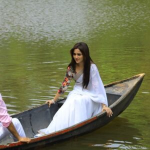 Ragini Nandwani Instagram - Ok so I’m scared of water #shootingstill