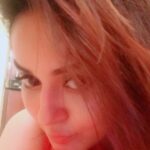 Ragini Nandwani Instagram - Life is full of surprises.... got one ... life is unpredictable ... ❤️