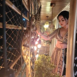 Ragini Nandwani Instagram - Diwali Greetings 

Costume
#manishkumar330_ 
#diwali #costume #trending #mollywoodactress #influencer #black #love #decoration #light #bigboss #live #makeup #hairstyles #actress #homedecor #festivewear #happiness #lalettan #tollywoodactress #bookstagram #party