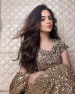 Ragini Nandwani Instagram - Festive ready.💥👸

#ragininandwani #festival #diwali #traditional #india #indianwear #family #smile #love #lehenga #jewellery #indiangirls #pretty #beautiful #instabeauty #girls #viralbhayani #bollywood #makeup #selfie #hollywood #hollywoodstudios