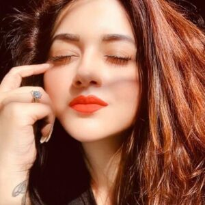 Ragini Nandwani Instagram - But tomorrow may rain, so i'll follow the sun👸🌅

#ragininandwani #afternoon #dussehra #sunday #sunkissed #sunshine #selfie #eye #happy #pretty #prettygirls #cute #beautiful #girls #evening #instabeauty #love #quotes #tv #bollywood #bollywoodactress #tvactress #hollywood #kollywood #smile #inspire