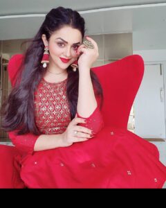 Ragini Nandwani Instagram - She's got that RED lips 

Outfit:  @passionforfashion_byshivani 
 
@rupesh.sonar

#red #ragininandwani #likeforlikes #instagood #trending #makeup #lipstick #fashionblogger #girl #ethnic #happy #lovely #cute #mumbai #tvactress #hotonbeauty #bollywood