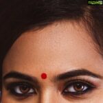 Ramya Pandian Instagram - Photography @parvathamsuhasphotography Makeup @priyadharshini.makeupartist Hair stylist @mani_hairstylist Saree @bollinenisilks Drapes @maha_mahe_bridal Blouse @ishithaa_design_house Jewels @sree_exotic_silver_jewelleries #ramyapandian