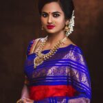 Ramya Pandian Instagram - தங்களுக்கும் தங்கள் குடும்பத்தினருக்கும் இனிய பொங்கல் மற்றும் தமிழர் திருநாள் நல்வாழ்த்துக்கள் 🙏🏻🎑🎋 Photography @parvathamsuhasphotography Makeup @priyadharshini.makeupartist Hair stylist @mani_hairstylist Saree @bollinenisilks Drapes @maha_mahe_bridal Blouse @ishithaa_design_house Jewels @sree_exotic_silver_jewelleries #happypongal #ramyapandian