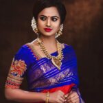 Ramya Pandian Instagram - தங்களுக்கும் தங்கள் குடும்பத்தினருக்கும் இனிய பொங்கல் மற்றும் தமிழர் திருநாள் நல்வாழ்த்துக்கள் 🙏🏻🎑🎋 Photography @parvathamsuhasphotography Makeup @priyadharshini.makeupartist Hair stylist @mani_hairstylist Saree @bollinenisilks Drapes @maha_mahe_bridal Blouse @ishithaa_design_house Jewels @sree_exotic_silver_jewelleries #happypongal #ramyapandian