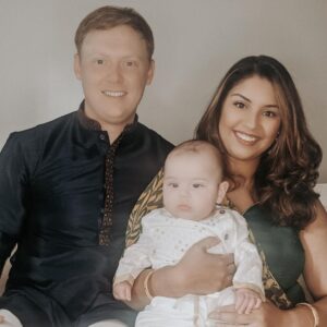 Richa Gangopadhyay Instagram - Shubho Bijoya and a very happy and prosperous Dussehra to everyone celebrating! Even though I'm on the other side of the country from where I grew up celebrating Durga Puja (pujo for short, in Bengali), I'm blessed to be able to enjoy this special occasion with my husband and son and build new traditions and memories. 

Hope this auspicious season lights up our lives with positive energy, hope for healthier, happier times and brings us eternal peace, prosperity, strength and joy! 🪔✨

#shubhobijoya #happydussehra #durgapuja #dussehra2021 #navratri2021 #family #bengali #indianamerican #multiculturalfamily #durgapujo #vijayadashami