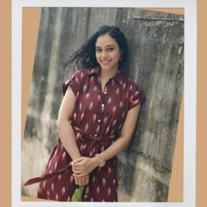 Rupa Manjari Instagram - Girl with a leaf🍃
Wearing Terra ikat boxy collared shirt dress from stoker 🌼🌈💗🧚‍♀️🌠🌌

Shop at www.stokerwomen.com 

#ikat #ikatdress #getstokered #stokertheflyingmonkey #cottondresses #comfortclothing #happyclothingforyou #happysouls #monday #mondayvibes  #mondaymood  #goodvibes #instadaily #instadailyphotoq #instafashion #instagramers #instagram #insta #instagood #instapicture #instagirls💋