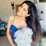 Sakshi Agarwal Instagram - You all and me... times infinity💕💌 . Adore you guys for the love and affection you have all given me🥰 . These lovely white camellia flowers are for each one of you for standing strong in this tough time 💖 . #staysafe #stayhome #quarantine #white #camellia #flowers #favourite #adore #love #affection #chennai #tamilnadu #foryou #instapic #quarantinelife #lockdown #home #peaceandlove