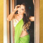 Sakshi Agarwal Instagram - There is no exercise better for the human heart than reaching down and lifting someone up❤️❤️ . Photography : @sarancapture Wardrobe: @suhanyalingamofficial Makeup: @makeupbywanshazia . #saree #ethnic #indian #loveforsaree #sakshiagarwal #bold #elegant #stayhome #staysafe