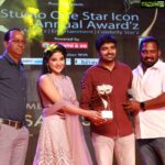 Sakshi Agarwal Instagram - Thanks for Honouring me #studioonestariconannualawardz @teamaimpro Styling : @priyaa.karan & @priyaharie Wardrobe : @manamchennai Make up and hair : @sangeethamakeoverartistry Clicks :- @karthikakphotography With @actorsathish