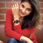 Sakshi Agarwal Instagram - Celebrate Valentine’s Day with @danielwellington! Their limited edition bracelet with an “I Love You” engraving is so cute! Also, check out how stunning does the watch look with the bracelet! Plus, don’t forget to add my 15% discount code "SAKSHIA" 🎁 #fromDWwithlove #danielwellington