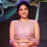 Sakshi Agarwal Instagram - Thanks for Honouring me #studioonestariconannualawardz @teamaimpro Styling : @priyaa.karan & @priyaharie Wardrobe : @manamchennai Make up and hair : @sangeethamakeoverartistry Clicks :- @karthikakphotography With @actorsathish