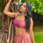 Sakshi Agarwal Instagram – Chin up princess or the crown slips✨
.
#prettyaesthetic #gardenaesthetic #floweraesthetic #sakshiagarwal #biggboss #shootlife Chennai, India